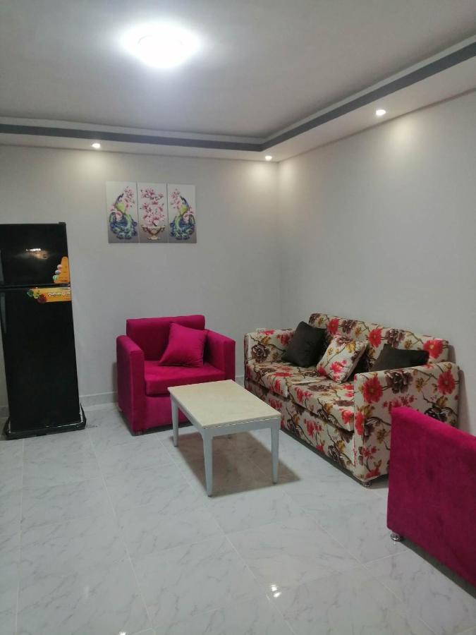 Apartment 402 A *